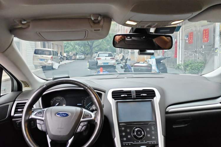 Used Ford Mondeo 2013 1.5L GTDi180 Fashion Edition Center Console