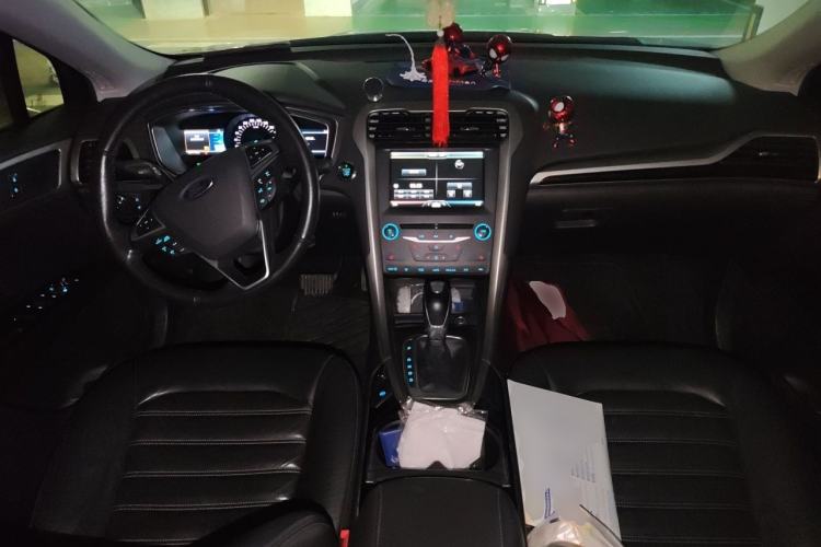 Used Ford Mondeo 2013 2.0L GTDi 200 Luxury Model Center Console