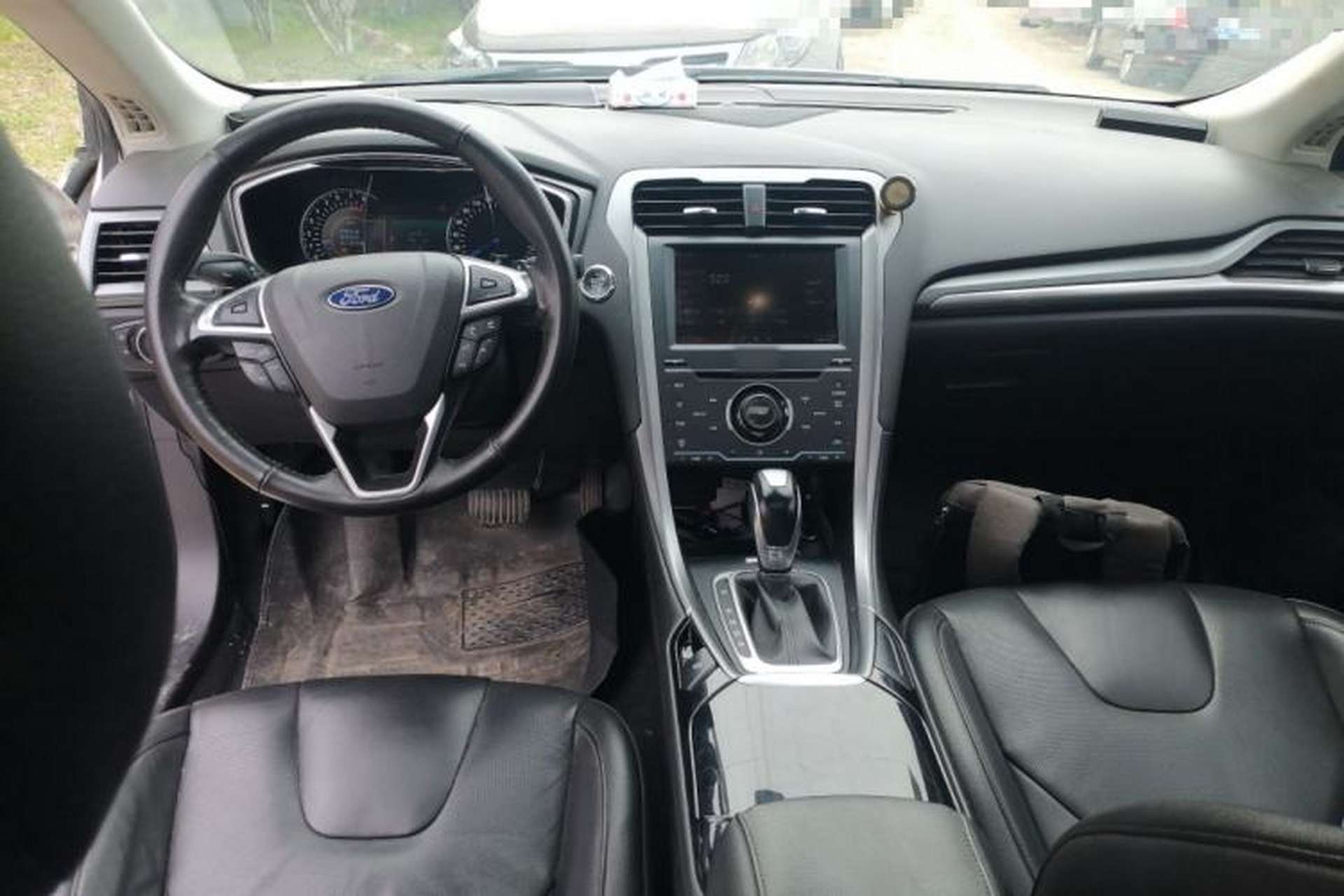 Used Ford Mondeo 2013 2.0L GTDi240 Luxury Sport Model Center Console