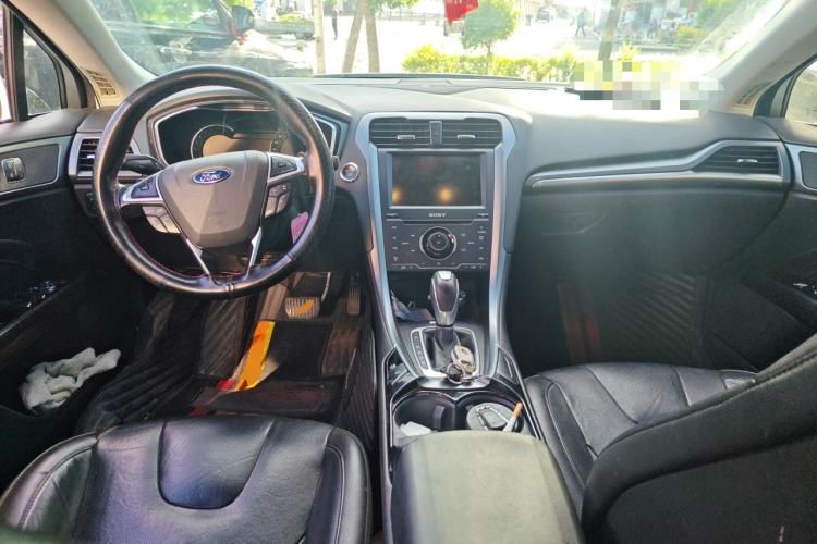 Used Ford Mondeo 2013 2.0L GTDi240 Luxury Sport Model Center Console