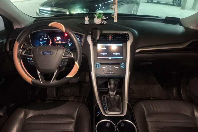 Used Ford Mondeo 2013 1.5L GTDi180 Fashion Edition Center Console