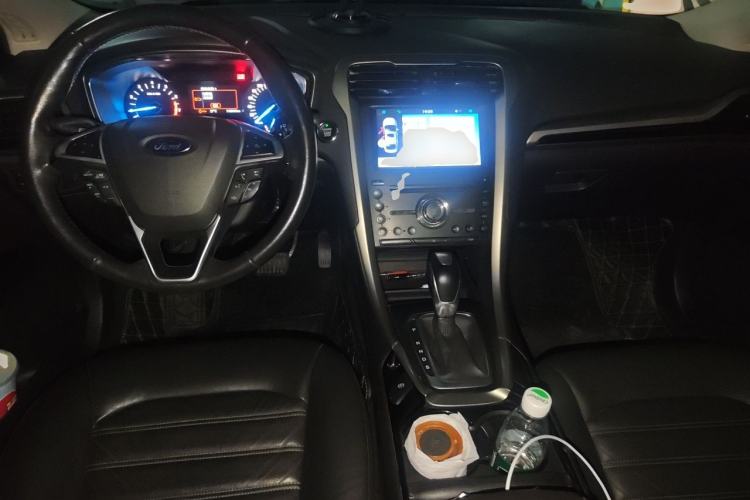 Used Ford Mondeo 2013 2.0L GTDi 200 Fashion Edition Center Console