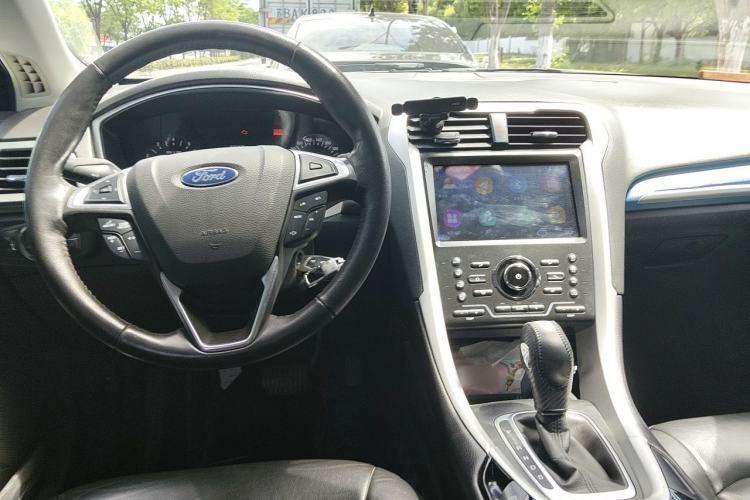 Used Ford Mondeo 2013 1.5L GTDi180 Fashion Edition Center Console