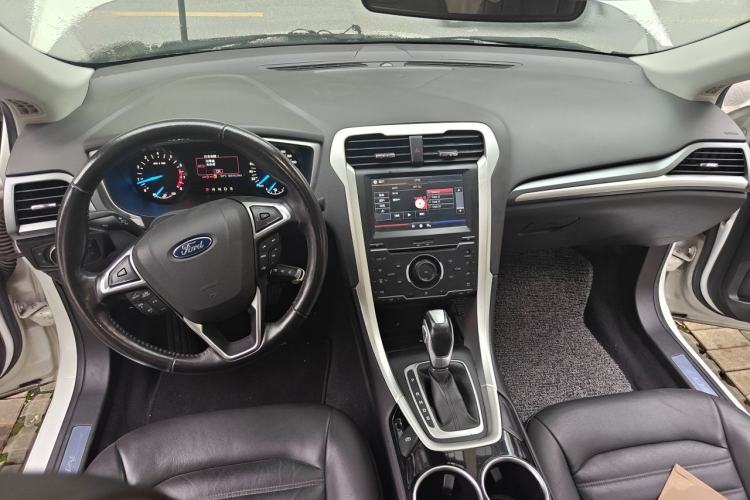 Used Ford Mondeo 2013 1.5L GTDi180 Fashion Edition Center Console