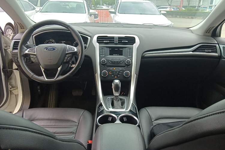 Used Ford Mondeo 2013 1.5L GTDi180 Fashion Edition Center Console