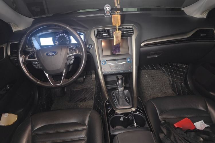 Used Ford Mondeo 2013 2.0L GTDi 200 Luxury Model Center Console
