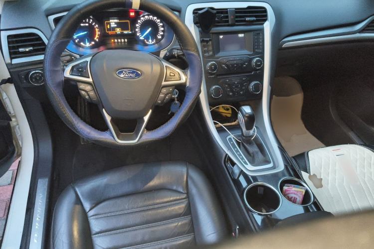 Used Ford Mondeo 2013 1.5L GTDi180 Fashion Edition Center Console