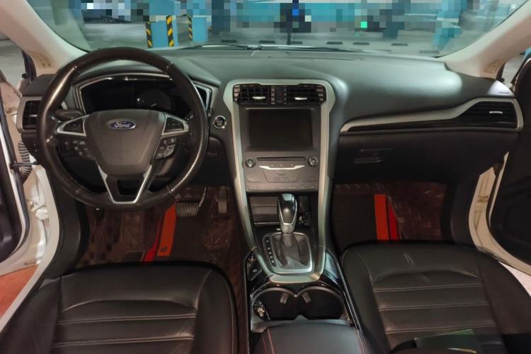 Used Ford Mondeo 2013 2.0L GTDi 200 Luxury Model Center Console