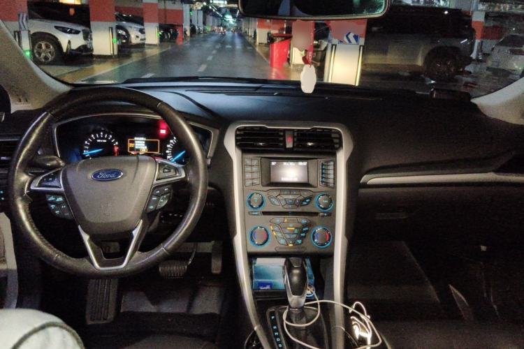 Used Ford Mondeo 2013 1.5L GTDi180 Fashion Edition Center Console