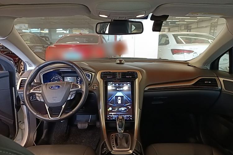 Used Ford Mondeo 2013 2.0L GTDi 200 Fashion Edition Center Console