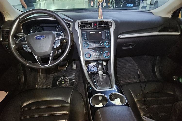 Used Ford Mondeo 2013 1.5L GTDi180 Fashion Edition Center Console