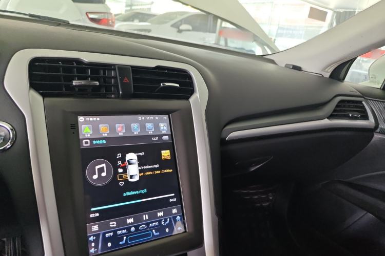 Used Ford Mondeo 2013 1.5L GTDi180 Fashion Edition Center Console