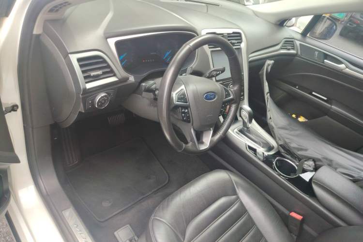 Used Ford Mondeo 2013 1.5L GTDi180 Fashion Edition Center Console
