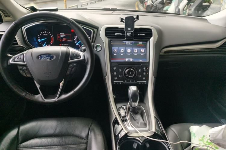Used Ford Mondeo 2013 2.0L GTDi 200 Fashion Edition Center Console