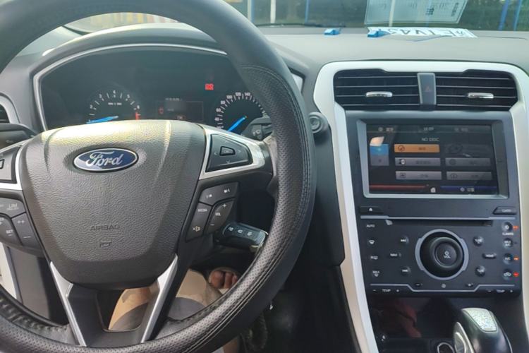 Used Ford Mondeo 2013 1.5L GTDi180 Fashion Edition Center Console