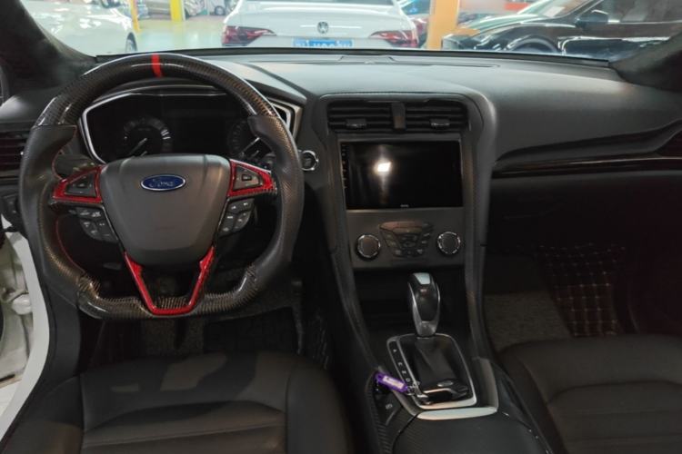 Used Ford Mondeo 2013 2.0L GTDi 200 Fashion Edition Center Console