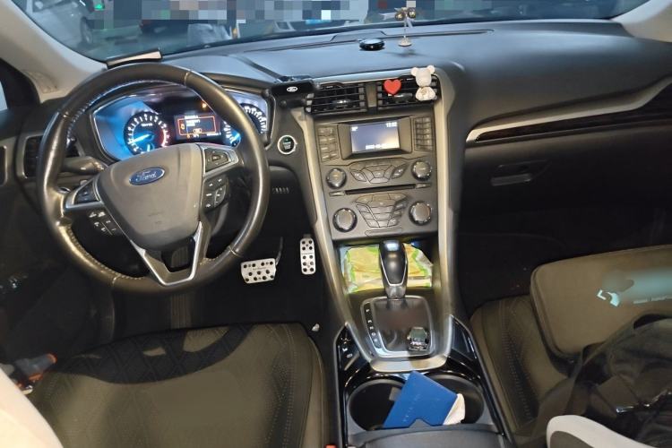 Used Ford Mondeo 2013 2.0L GTDi 200 Fashion Edition Center Console