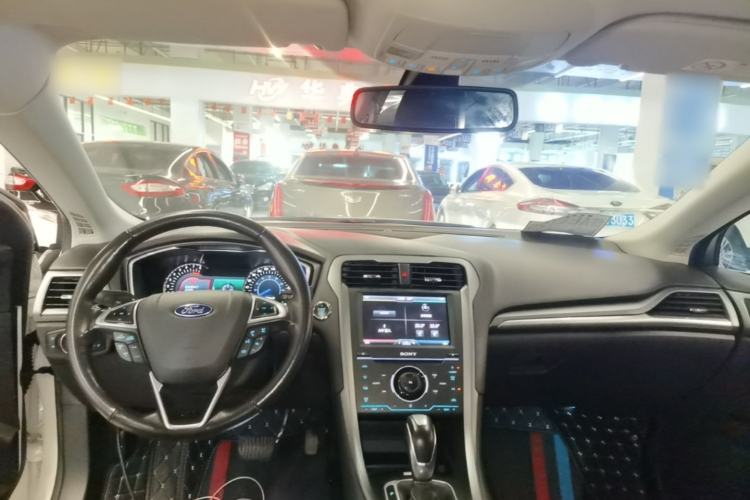 Used Ford Mondeo 2013 2.0L GTDi240 Luxury Sport Model Center Console