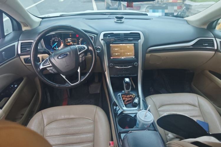 Used Ford Mondeo 2013 2.0L GTDi 200 Fashion Edition Center Console
