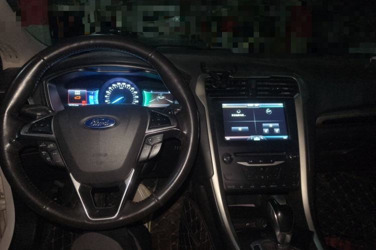 Used Ford Mondeo 2013 2.0L GTDi 200 Luxury Model Center Console