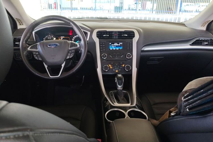 Used Ford Mondeo 2013 1.5L GTDi180 Fashion Edition Center Console