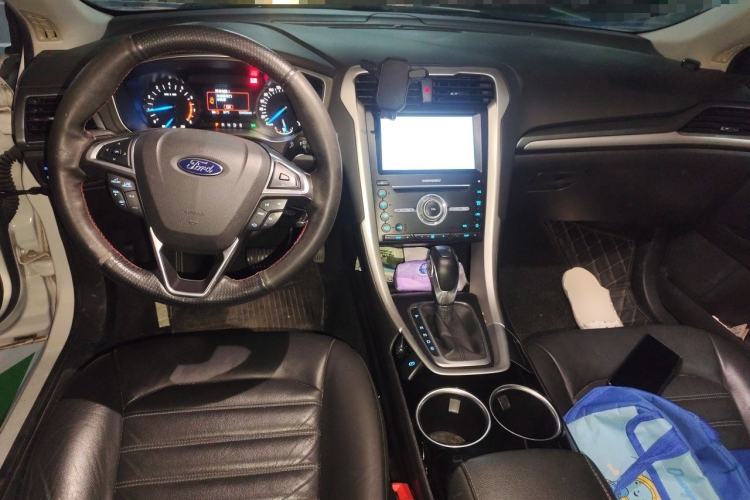 Used Ford Mondeo 2013 1.5L GTDi180 Fashion Edition Center Console