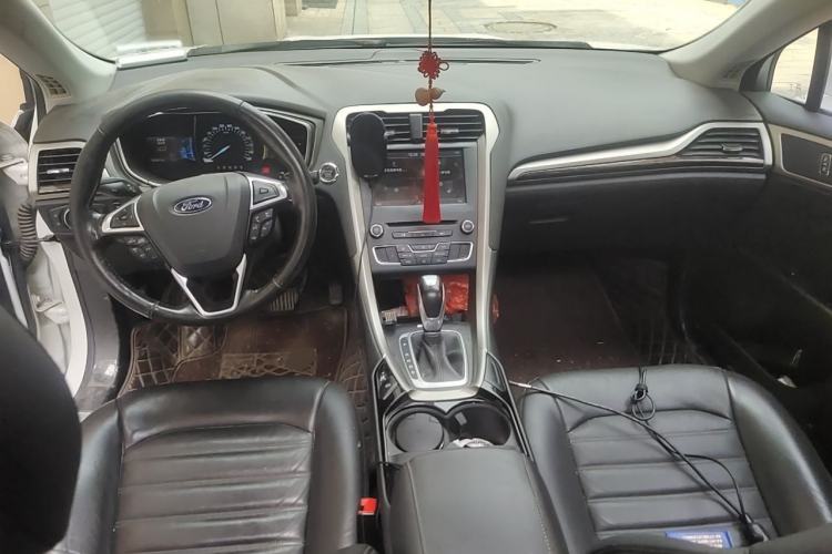 Used Ford Mondeo 2013 2.0L GTDi 200 Luxury Model Center Console