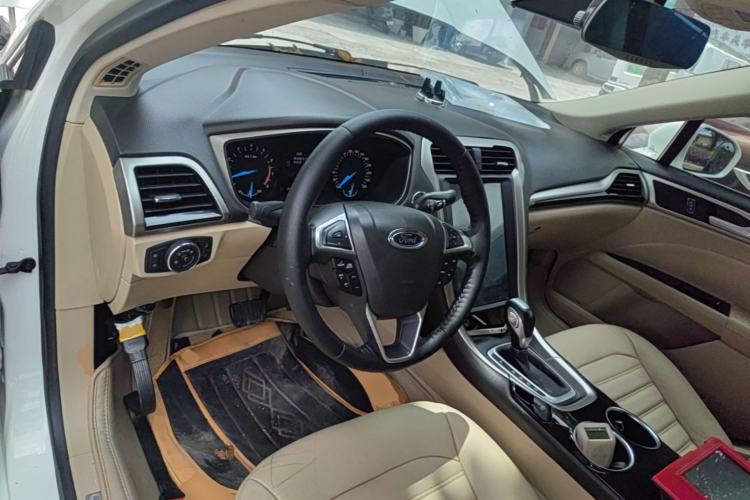 Used Ford Mondeo 2013 1.5L GTDi180 Fashion Edition Center Console