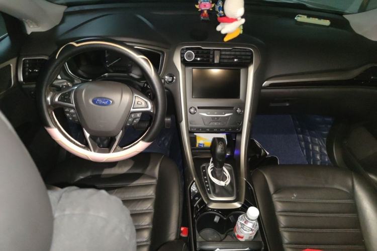 Used Ford Mondeo 2013 2.0L GTDi 200 Luxury Model Center Console