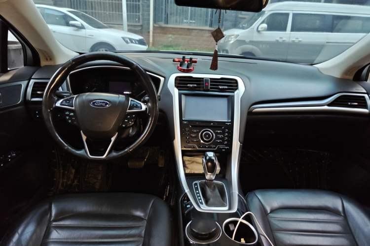 Used Ford Mondeo 2013 1.5L GTDi180 Fashion Edition Center Console