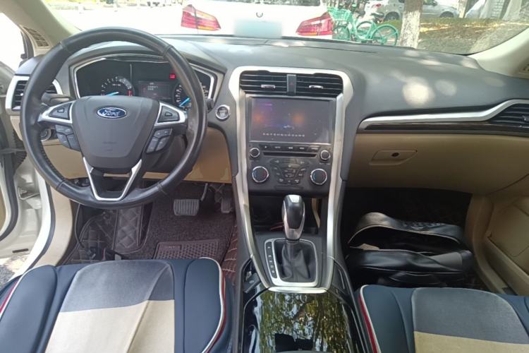 Used Ford Mondeo 2013 2.0L GTDi 200 Fashion Edition Center Console