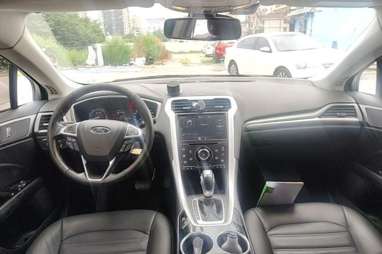 Used Ford Mondeo 2013 1.5L GTDi180 Fashion Edition Center Console