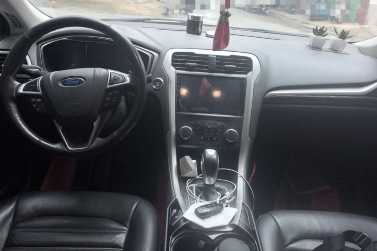 Used Ford Mondeo 2013 2.0L GTDi 200 Fashion Edition Center Console