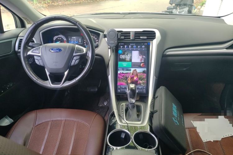 Used Ford Mondeo 2013 1.5L GTDi180 Fashion Edition Center Console