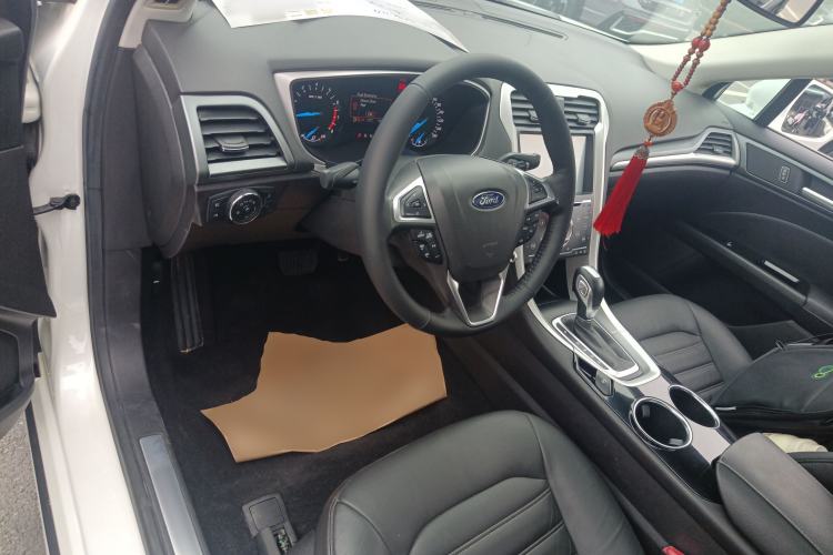Used Ford Mondeo 2013 1.5L GTDi180 Fashion Edition Center Console