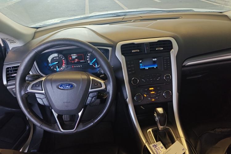 Used Ford Mondeo 2013 1.5L GTDi180 Fashion Edition Center Console