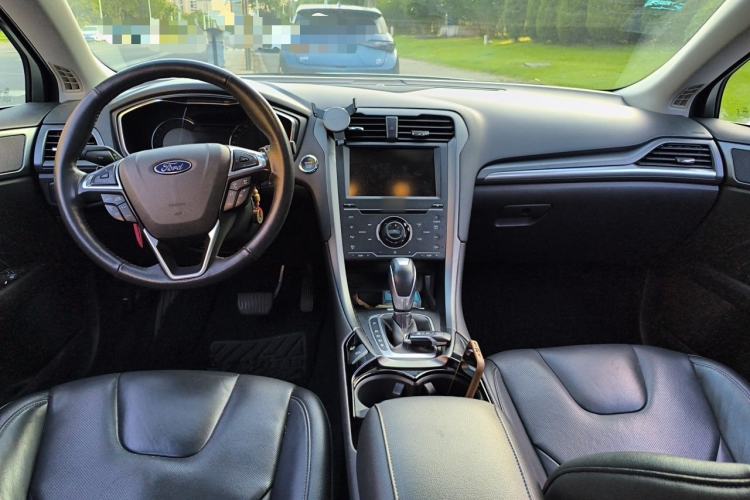 Used Ford Mondeo 2013 2.0L GTDi240 Luxury Sport Model Center Console