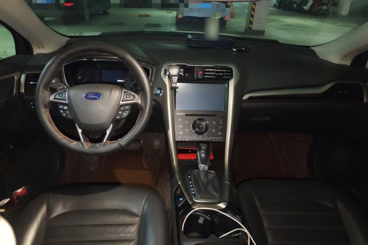 Used Ford Mondeo 2013 2.0L GTDi 200 Fashion Edition Center Console