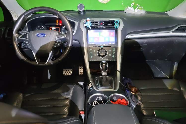 Used Ford Mondeo 2013 1.5L GTDi180 Fashion Edition Center Console