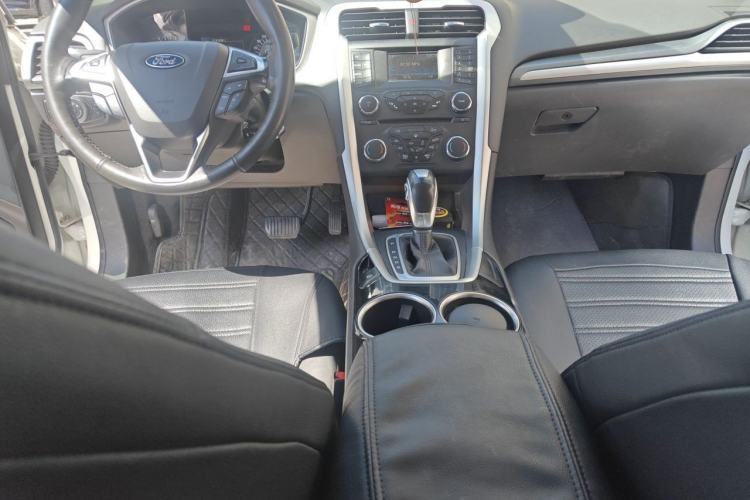 Used Ford Mondeo 2013 1.5L GTDi180 Fashion Edition Center Console