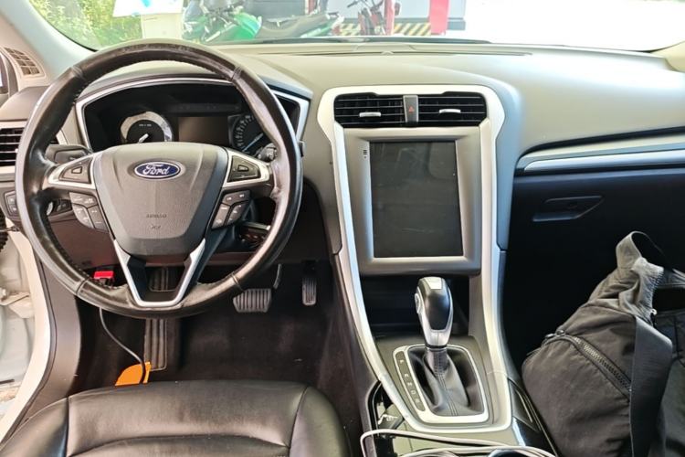 Used Ford Mondeo 2013 1.5L GTDi180 Fashion Edition Center Console