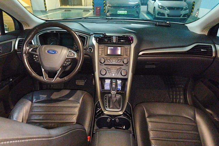 Used Ford Mondeo 2013 2.0L GTDi 200 Fashion Edition Center Console