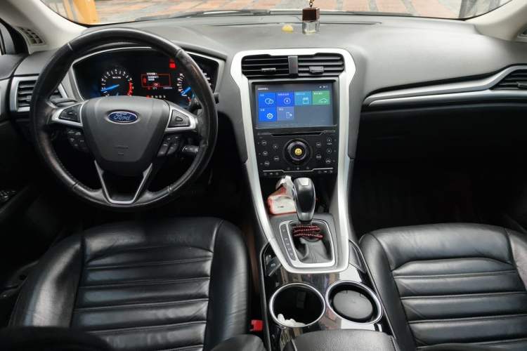 Used Ford Mondeo 2013 1.5L GTDi180 Fashion Edition Center Console