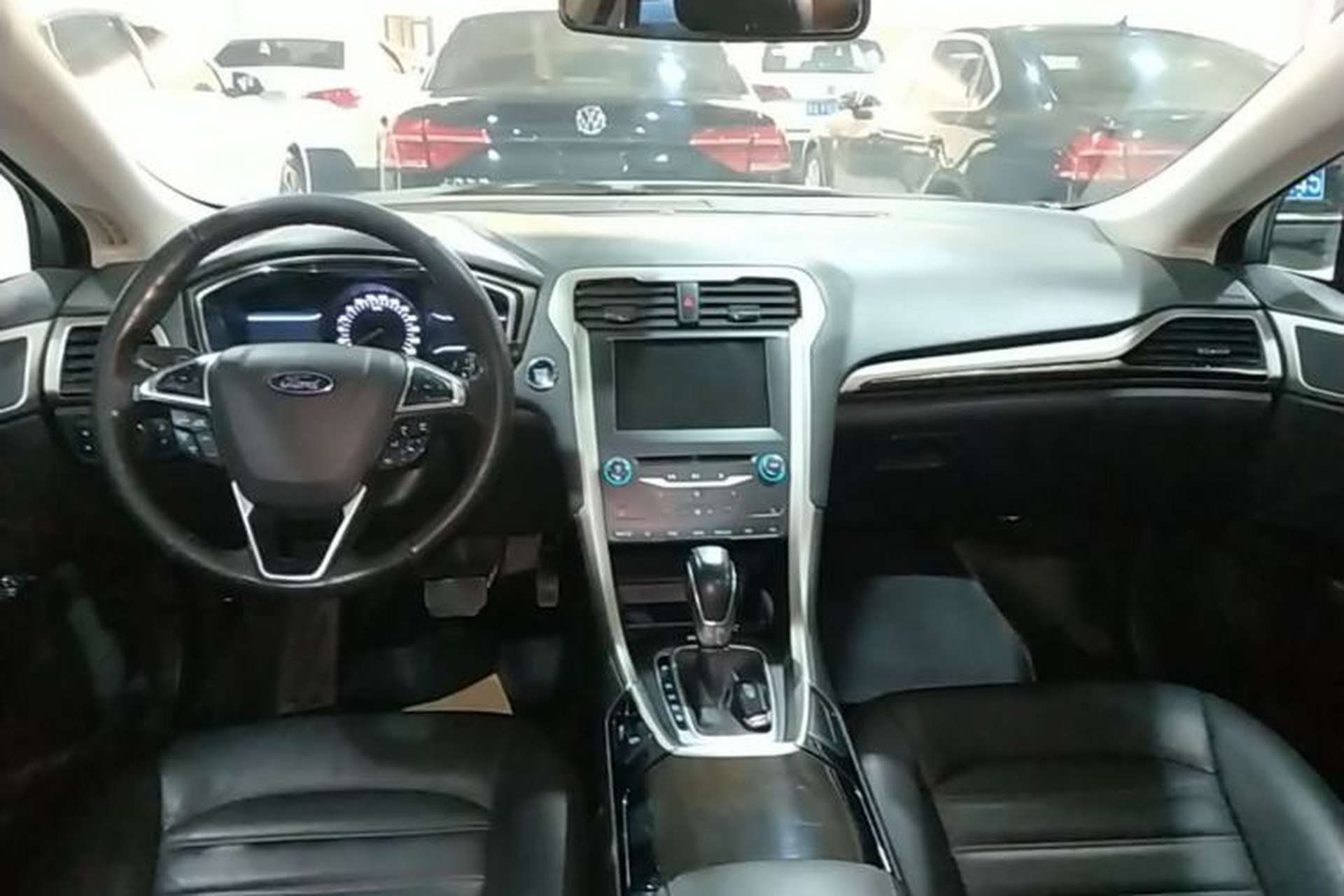 Used Ford Mondeo 2013 2.0L GTDi 200 Luxury Model Center Console