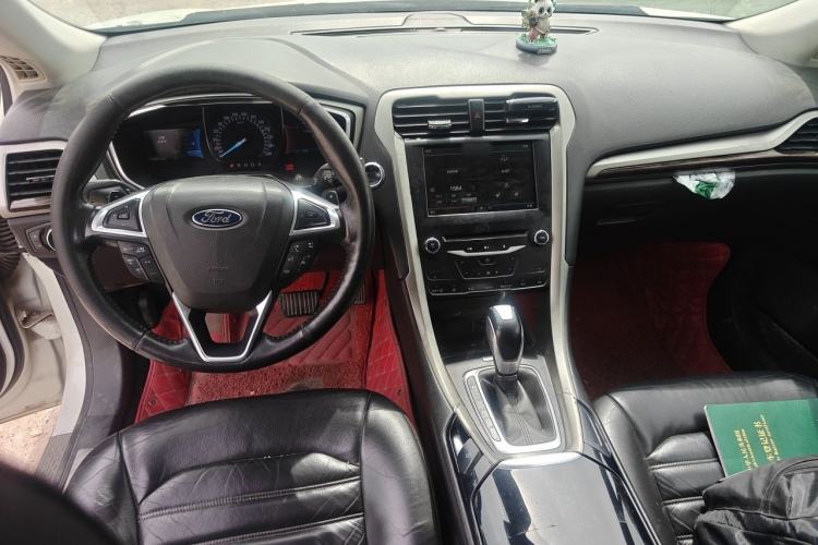 Used Ford Mondeo 2013 2.0L GTDi 200 Luxury Model Center Console