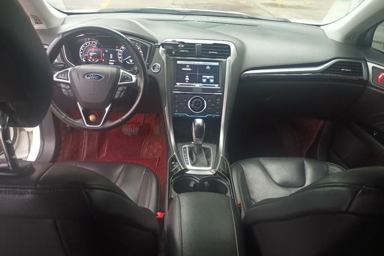Used Ford Mondeo 2013 2.0L GTDi240 Luxury Sport Model Center Console