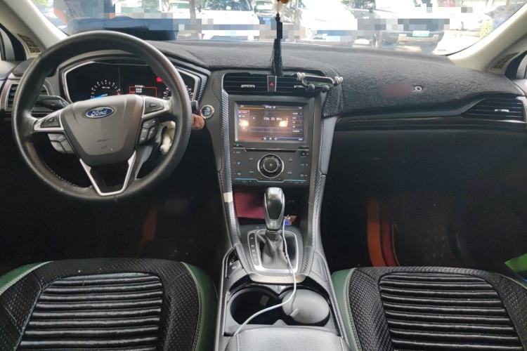 Used Ford Mondeo 2013 2.0L GTDi 200 Fashion Edition Center Console