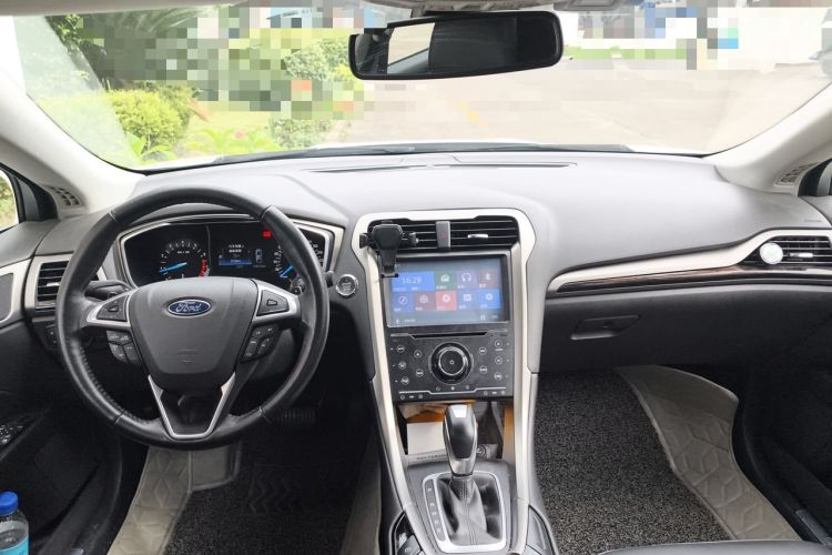 Used Ford Mondeo 2013 2.0L GTDi 200 Fashion Edition Center Console