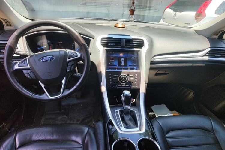 Used Ford Mondeo 2013 1.5L GTDi180 Fashion Edition Center Console