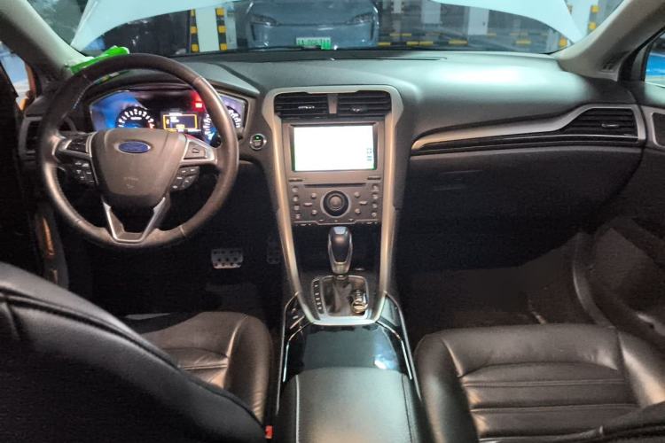 Used Ford Mondeo 2013 2.0L GTDi 200 Fashion Edition Center Console